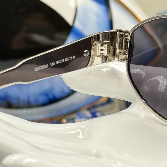 🆕 CELINE 🧿 NIB CL40235U 16A Metal Triomphe Oval Sunglasses, Silver & Smoke - Picture 10 of 16